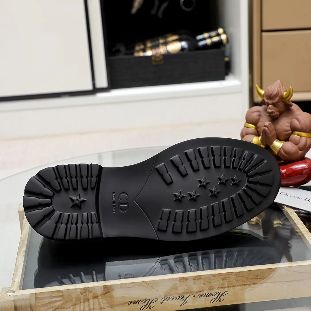 Men's shoes 💰520🕷️🕷️[Dior] Dior's new casual men's shoes are launched in Hong Kong counters. Official website 1:1 production. Italian woven cowhide + water-dyed 🐂 leather lining. Designed by European and American masters. Perfect shape to create counter quality, solid color rubber wear-resistant outsole and classic dazzling toe! Super versatile and very comfortable. High-end without losing taste, fashionable and novel! ! Absolute focus! 8 colors available! Code number 38-45……